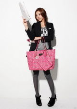 幻灯图集：韩星孙谭菲代言 身材高挑气质出众