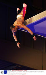 组图：截肢男参加英国星跳跃 人残志坚令人钦佩