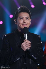 组图：众星齐聚湖南卫视跨年 有温情有意外