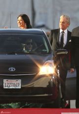 高清图：凯瑟琳-泽塔-琼斯墨绿长裙雍容华贵