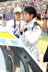 组图：李连杰率郭富城等众星出席壹基金拉力赛