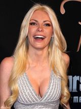 组图：26岁嫩模克莉丝托哈里斯性感美图