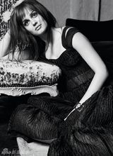 组图：“Queen B”莉顿-梅斯特妩媚登杂志封面