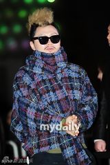 组图：李素妍崔江熙等助阵时尚杂志11周年活动