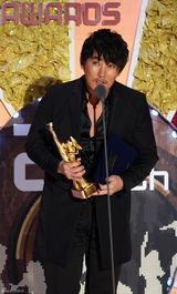 高清图：Super Junior金唱片热舞 捧奖当场洒泪