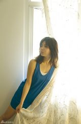 组图：陈妍希首张专辑照曝光 窥探女神私密生活