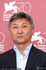 组图：《小兄弟》发布 导演制片人等主创亮相