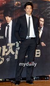 组图：Rain李娜英等宣传《逃亡者》 众星强强联手