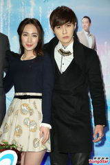 组图：唐禹哲对同性友人上下其手 对方直呼享受