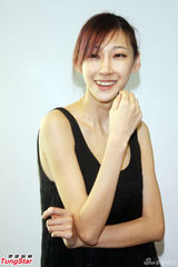 组图：陆瑶被蔡康永吓出大姨妈 纸片身材挺原装巨乳