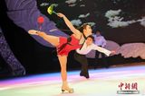 组图：朝鲜冰上杂技表演团哈尔滨献艺 美女云集
