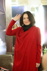 组图：《歌手2》后台采访 品冠接替韦唯亮相