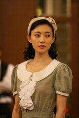 组图：王丽坤《迷案1937》名媛装扮引领时尚淑女风