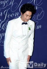 组图：韩星申贤俊大婚 张东健玄彬等大牌齐聚