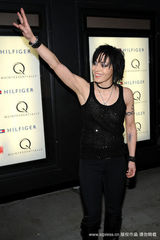 幻灯：《逃亡乐队》纽约首映 达科塔同斯图尔特竞艳