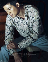 组图：任泉最新大片商务魅力上演轻熟男