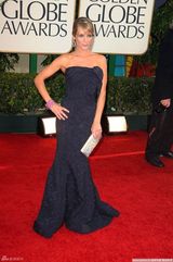 高清图：杰斯-琳吉斯硕大彩色钻石耳环引人注目