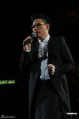 组图：周慧敏红馆个唱落幕 嘉宾阵容强大 