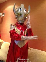 组图：林志颖晒独家私照 Kimi扮假面超人