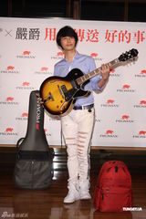 组图：严爵赠千万大礼为母庆生 另一半要孝顺