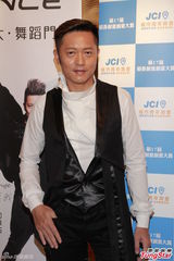 组图：苏志威变身老板 望自家学校遍布香港