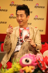 高清组图：庾澄庆做客畅聊新专辑《到死都要18岁》