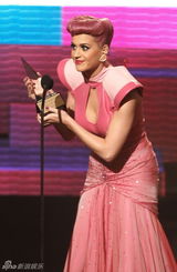 高清：众星献艺2011AMA颁奖礼 斯威夫特捧大奖