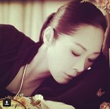 组图：47岁关淑怡时尚冷艳 曝儿子生父是活佛