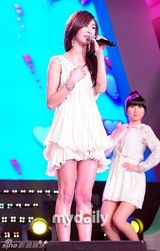 组图：G.NA韩智宇等参加韩国足球联赛年终颁奖礼