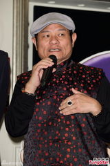 组图：《铁狮玉玲珑》首周票房好 澎恰恰想游街