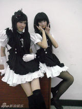 组图：武汉高校男生组建“伪娘团”商演不断