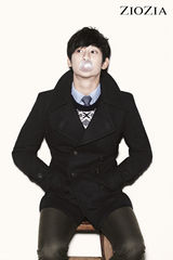 高清组图：韩星金秀贤时尚写真大秀型男风范