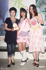 组图：许雅涵吴佩珊携手出辑 为世界环保日献声