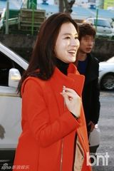 组图：《星星》庆功 金秀贤全智贤潜伏入场