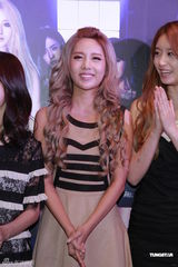 组图：韩女团T-ara来港开唱 拒绝回应排斥前队友事件