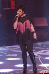 组图：容祖儿九夺劲歌金曲歌后 林峰获最受欢迎