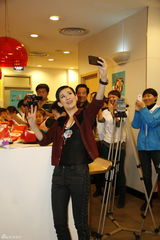 组图：影星吴君如上海任开心大使