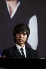 高清图：李升基秀智等亮相《九家之书》发布会