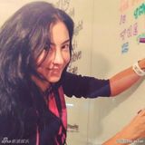 组图：张柏芝素颜享美食 穿热裤被赞青春靓丽