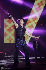 组图：庾澄庆温岚等献唱东方风云榜音乐节