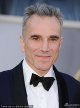 组图：《林肯》丹尼尔-戴-路易斯携妻亮相红毯