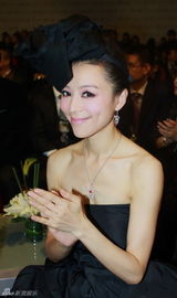 高清组图：张静初出席时尚活动艳压群芳