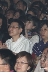 组图：汪明荃助阵关菊英演唱会 黄日华陈豪献唱