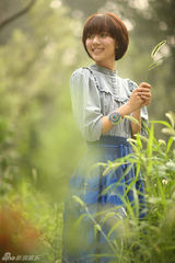 组图：王珞丹全新杂志写真曝光 一展青春魅力年华