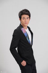 组图：林更新开通粉丝群联盟庆生