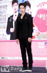 组图：Kara朴奎利MBLAQ天动宣传《美甲店》