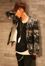 高清图：张佑赫拍杂志封面 五月北京开个唱