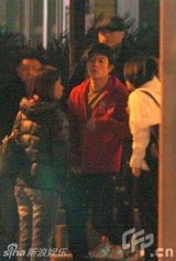 幻灯图：陈冠希上海将开新店 吃庆功宴慰劳员工