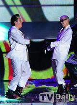 组图：韩星GD刘在石等无限挑战歌谣节献唱