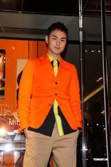 组图：侯佩岑自曝婚期在4月 与林志玲同场斗艳